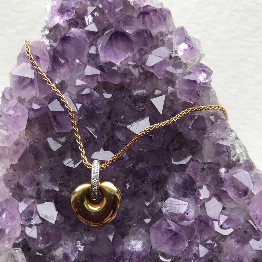 14k gold chain with 14k gold heart pendant